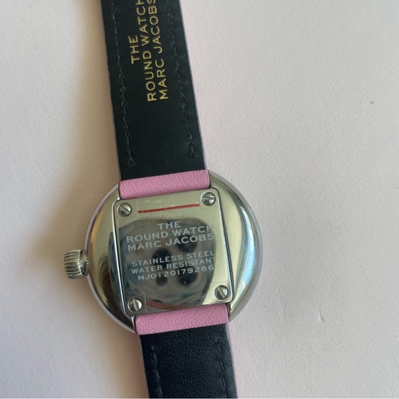 Marc Jacobs The Round Watch 32mm Pink Leather Band Iridescent Watch Face - Picture 11 of 13